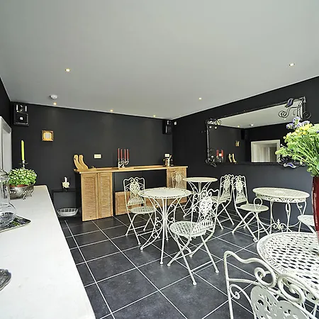 Expo 13 Bed & Breakfast Ghent